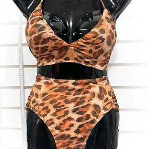 Traditional Two Piece Swimsuit Leopard Print Halter Neckline High Waist Size M